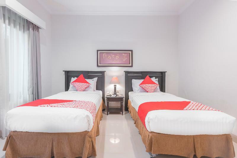 534 Sriwijaya Hotel Jakarta Exterior photo